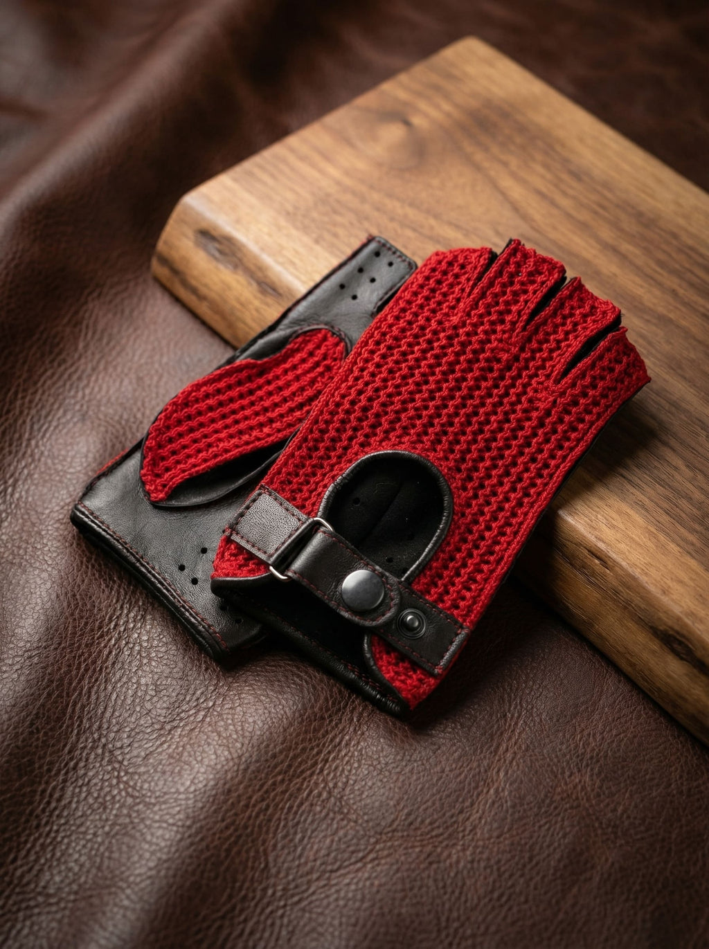 Gehäkelte fingerlose Lederhandschuhe für Herren - Schwarz  Rot