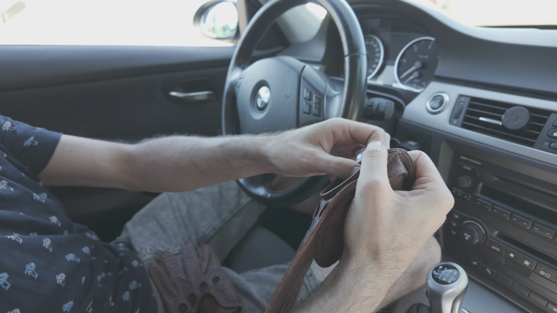 Men’s Cognac Deerskin Driving Gloves – Handcrafted